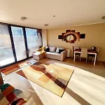 Cozy Open Space Home Near Old City Center Of Timisoara With Private Parking Space