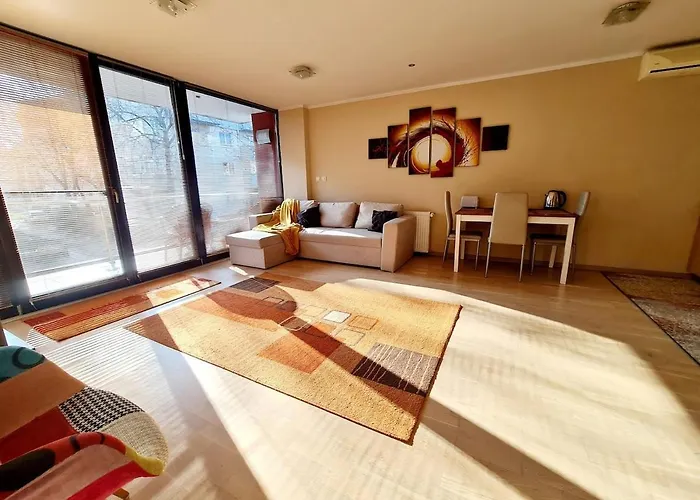 Cozy Open Space Home Near Old City Center Of Timisoara With Private Parking Space