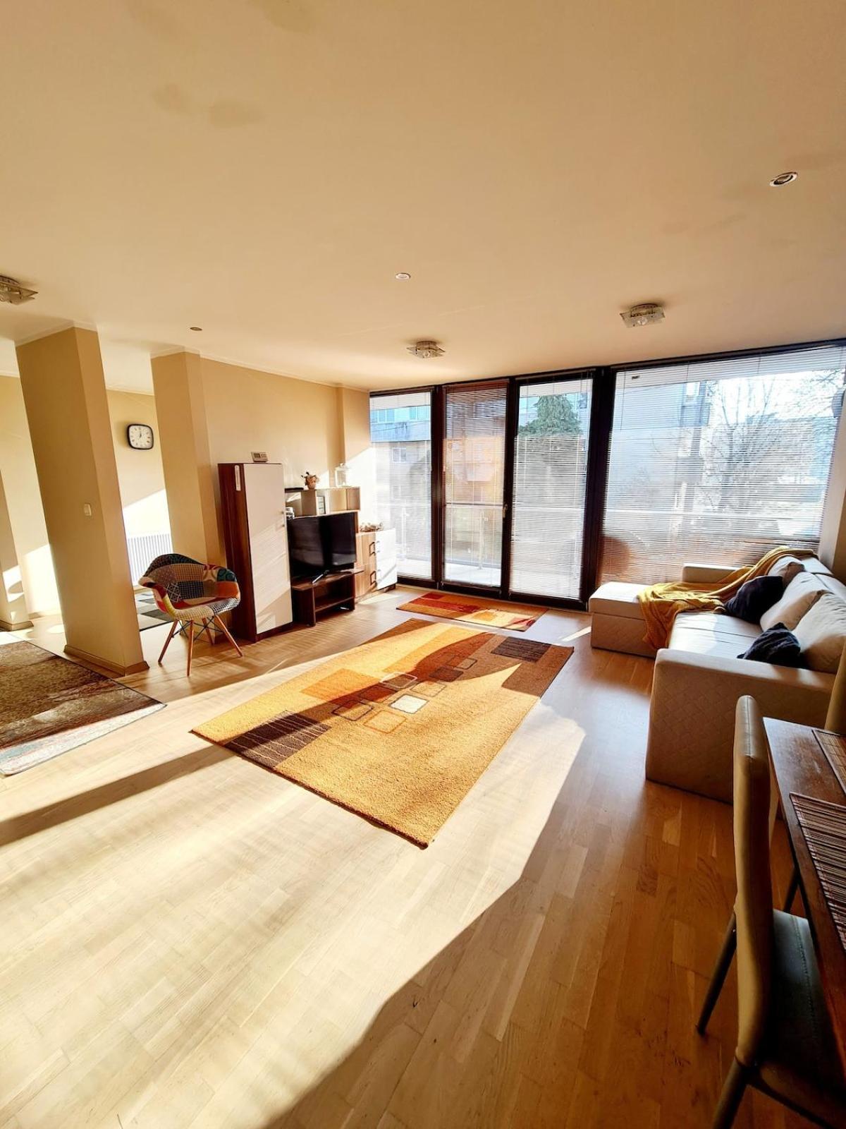 Cozy Open Space Near Old Center Of With Private Parking Space * Timişoara