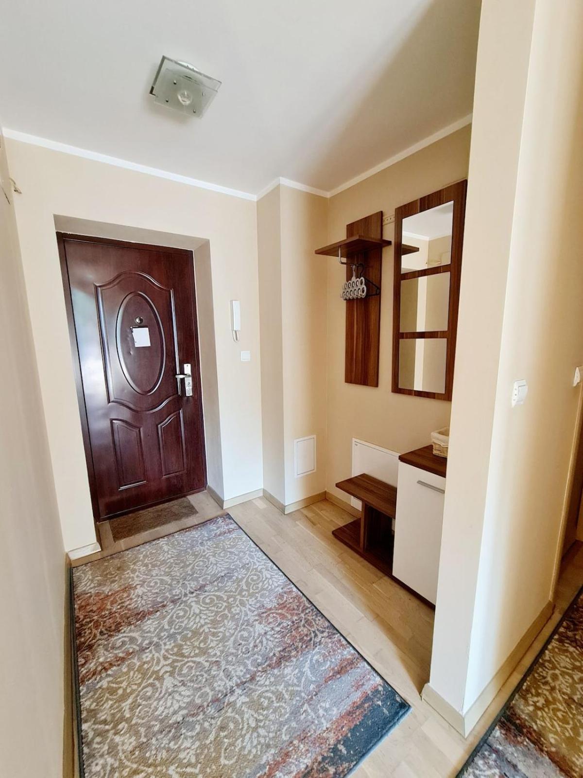 Cozy Open Space Near Old Center Of With Private Parking Space Apartament